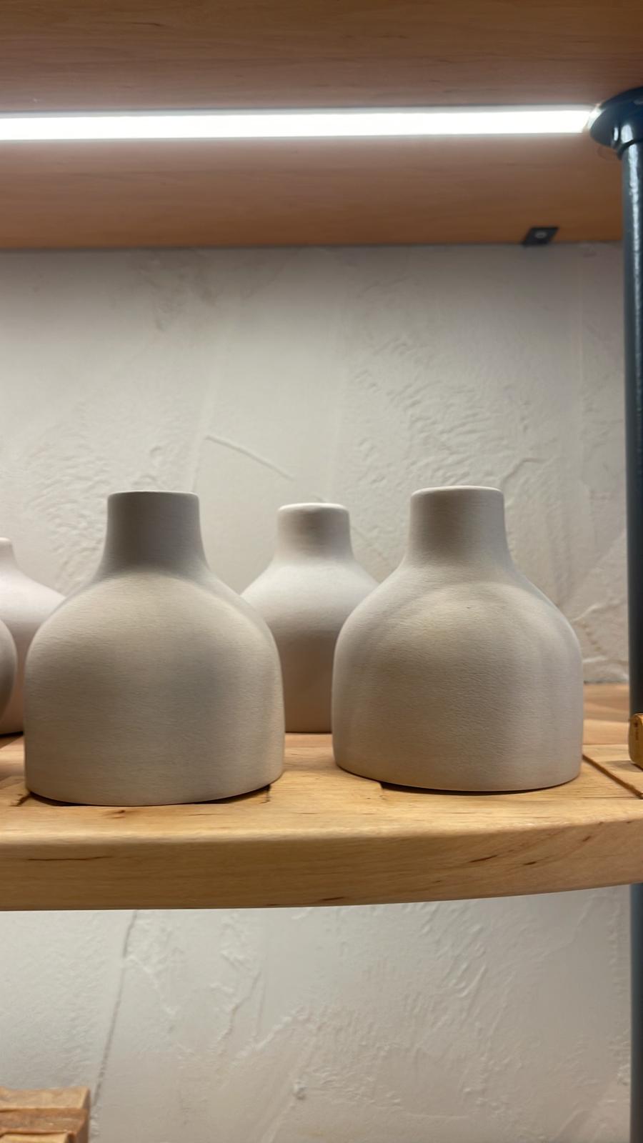 Keramik Vase beige halbrund matt klein